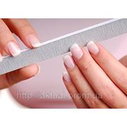 Снятие ногтей (снятие; маникюр; покрытие лаком) фотография