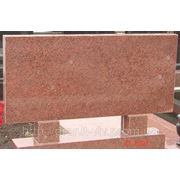 Памятник карьерьный Стелла красный 110х60х8. фото