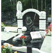 Памятник комбинированный (белый мрамор, черный габбро) фото