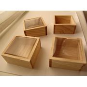 Коробочка деревянная для упаковки украшений сувениров. фотография