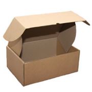 Производство упаковки из гофрированного картона.Ящики коробки в том числе сложной высечки фотография