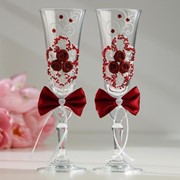 Набор свадебных бокалов “Восторг“, с лепниной, бисером и бантами, бордовый фотография