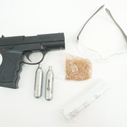 Пистолет пневматический Crosman PRO77 Kit (blowback, пули+очки+2 баллончика), кал.4,5 мм