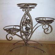 Кованая подставка под цветы фото