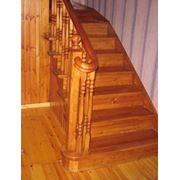 Лестницы деревянные от производителя материал сосна и дуб. фотография