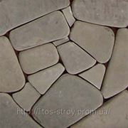 Песчаник «Окатанный», толщ.1,5 — 2,5 см. Серый