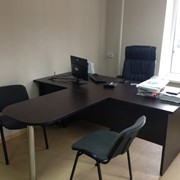 Стол офисный для руководителя с брифингом фото