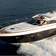 Моторная яхта Princess V62 фото