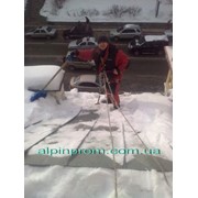 Уборка Снега и Наледи с Крыши. Услуги Альпинистов фото