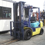 Аренда бензинового погрузчика Komatsu FG20T-12-515555 фото
