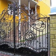 Ворота и кованные заборы. фото
