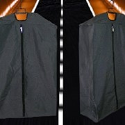 Перевозка одежды в подвешенном состоянии на штангах фото