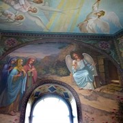 Внутренняя роспись стен, потолков в интерьере как жилых помещений так и офисных, на монументальную роспись в общепитах и т.д. фото