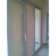 Монтаж стеклянных дверей в офисе Киев, продажа установка монтаж поставка купить
