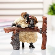 Сувенир полистоун миниатюра “Свидание овец“ 9,5х6х12 см фото