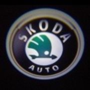 Проекция логотипа Skoda фотография