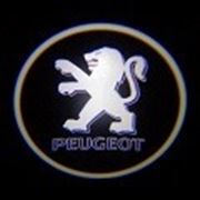 Проекция логотипа Peugeot фотография