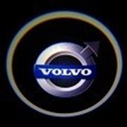 Проекция логотипа Volvo фотография