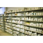 Медпрепараты медицинские товары таблетка лекарства в ассортименте аптека. фотография
