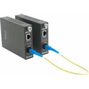 Конверторы D-Link DMC-920R/T Медиаконвертер (ТХ: 1310 нм; RX: 1550 нм /ТХ: 1550 нм; RX: 1310 нм ) 100BASE-TX по витой паре на 100BASE-FX (разъем SC) по одноволоконному одномодовому оптическому кабелю , до 20 км