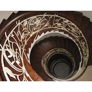 Лестницы винтовые кованые фото