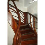 Эксклюзивные винтовые деревянные лестницы под заказ из массива ясеня фото