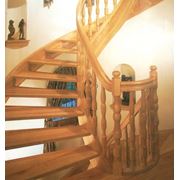 Лестница винтовая деревянная фото