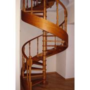 Лестницы винтовые деревянные изготовление. фото