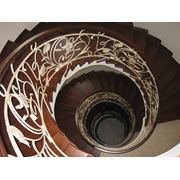 Лестницы винтовые кованые фото
