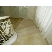 Лестница из мрамора. фото