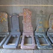 Памятники и украшения надгробные из камня фото