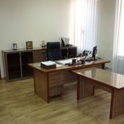 Мебель для кабинетов руководителя и офисов из натурального дерева фото