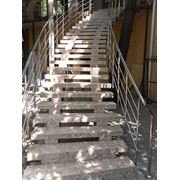 Лестницы на ступенчатых косоурах фото