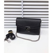 Женская сумка мессенджер с застежкой и цепочкой 22 х 15 см черная фото