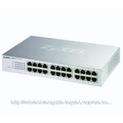 Switch ZYXEL ES-124P 24 port 10/100Mbit фотография