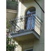 Балконные перила металлическиеограждения перила. фото