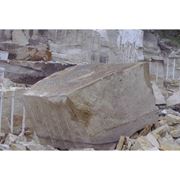 Камень бут Блоки из песчаника для строительства используются для изготовления фундаментных блоков. Продажа песчаника по Украине поставка бутового камня блоков из песчаника