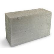 Блоки из ячеистого бетона. Газосиликат (ячеистый бетон) - это искуcтвеный материал на основе минерального вяжущего вещества и кремнеземистого компонента с равномерно распределенными по всему объему порами фото