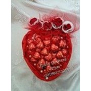 Композиция из конфет “Сердце“ фото