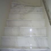 Мраморная лестница - ступени и подступенки