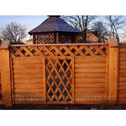 Деревянный забор из блок-хауса с декоративной сеткой ( № 3 )