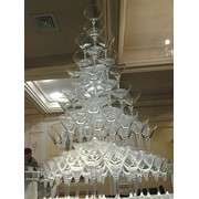 Пирамида из бокалов шампанского в Алматы фотография