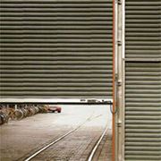 Секционные гаражные ворота Hormann рулонные ворота фотография