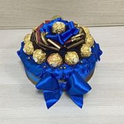 Декорированная коробка (торт) с печеньем синий