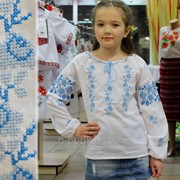 Вышитая сорочка для девочки (голубая вышивка) фото