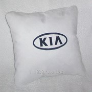 Подушка белая Kia выш черная фото