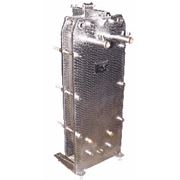 Охладитель представляет собой односекционный плакированный нержавеющей сталью разборной аппарат изготавливаемый на основе теплообменных пластин РГ01; РГ02; РГ04; РГ08. фото