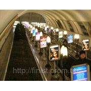 Реклама в метро на эскалаторах (метролайт) фото