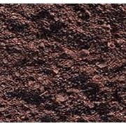 Чернозем и растительный грунт торф торфосмеси плодородный грунт. фотография