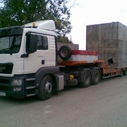Перевозка негабаритных грузов автотранспортом. фотография